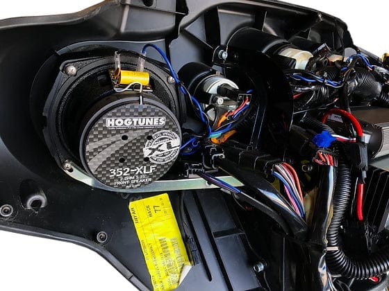Hogtunes 225-SG-KIT-XL – REV 225-RM Amp & XL 6.5" Front Speaker Kit for Street Glide (2014–2023)